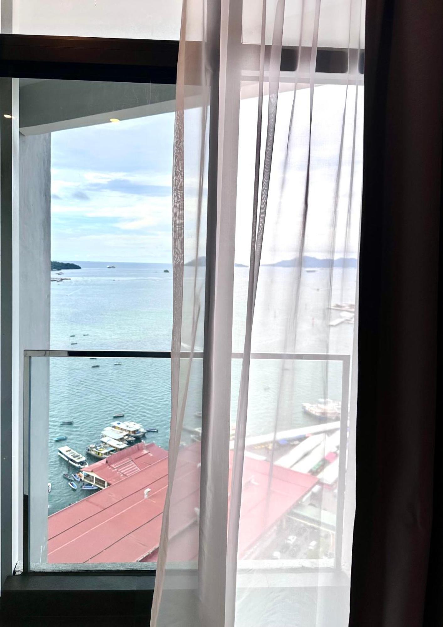 Kota Kinabalu City Centre @ The Shore By Casa Yolo Екстериор снимка