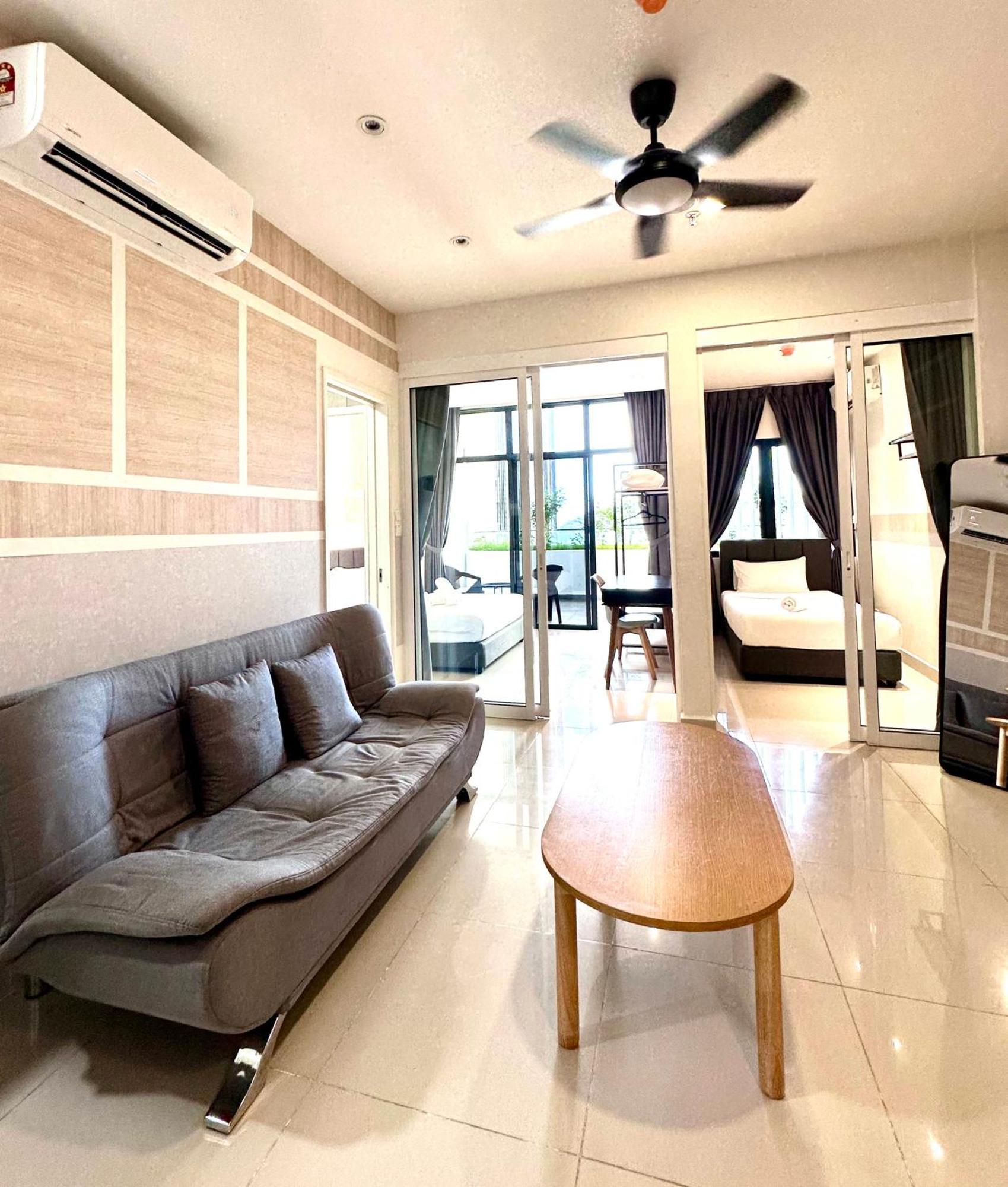 Kota Kinabalu City Centre @ The Shore By Casa Yolo Екстериор снимка
